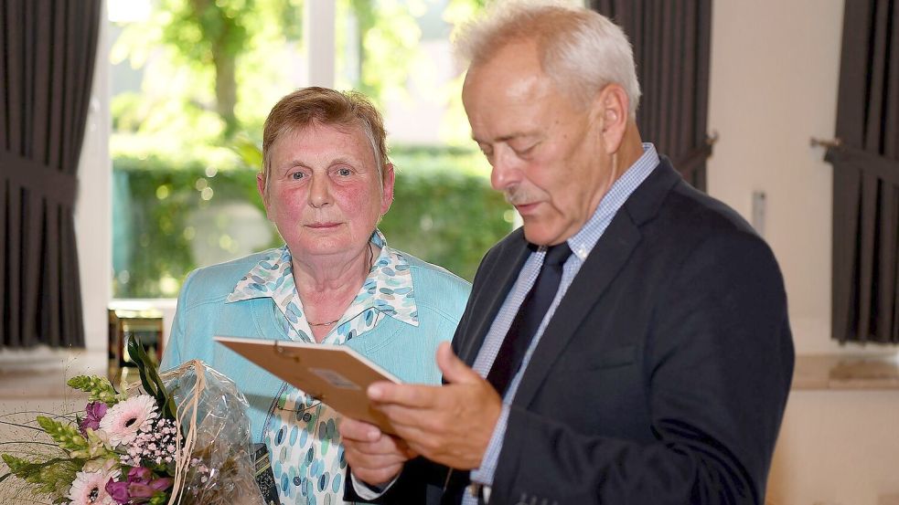 Gerda Gerdes (links) engagiert sich in der Kirchengemeinde. Foto: Melchert Stromann