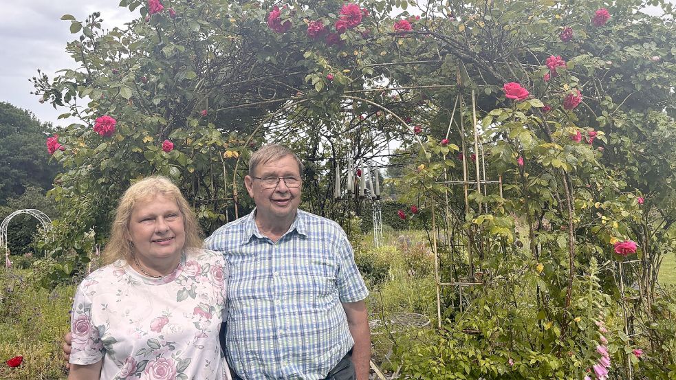 Adele und Edgar Grüssing haben seit einigen Jahren das Gärtnern als Hobby entdeckt. Foto: Jasmin Oltmanns