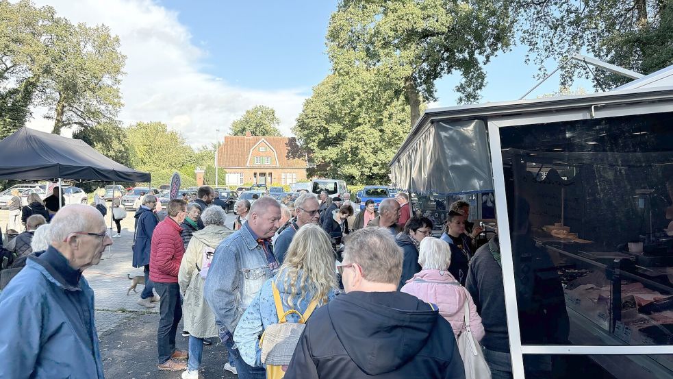Der Nachmittagsmarkt in Remels ist Geschichte. Dieses Bild entstand beim ersten Markt im September 2024. Foto: Rieke Heinig/Archiv