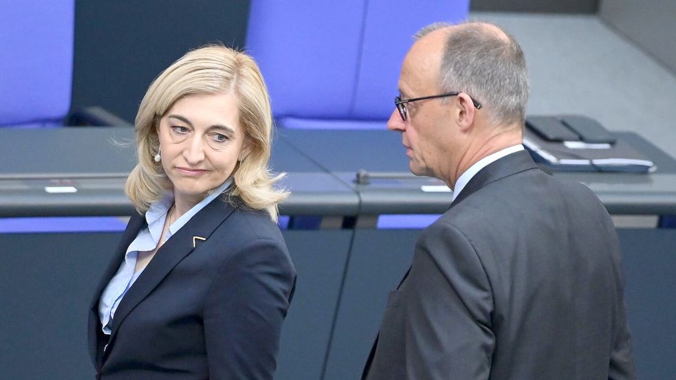 Kanzler Friedrich Merz hat seiner Ministerin beim Sparziel den Rücken gestärkt. Foto: Elisa Schu