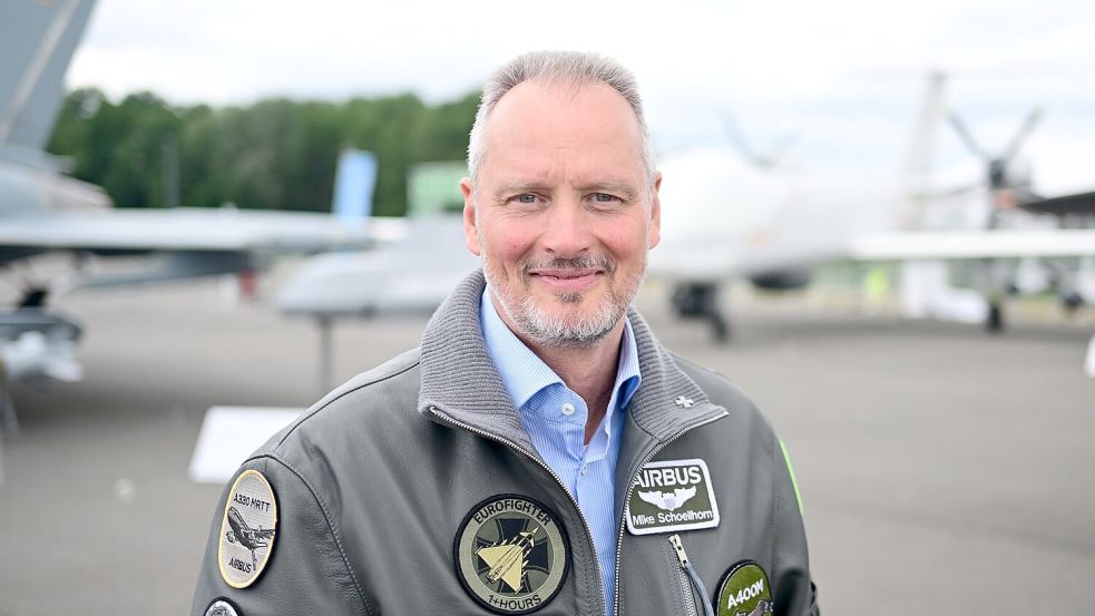 Michael Schöllhorn, Chef von Airbus Defence and Space, will mit seinem Unternehmen auch weiterhin an einem neuen Kampfflugzeug mitarbeiten. Foto: Sebastian Christoph Gollnow/dpa