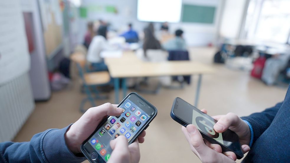 Aktuell wird in Deutschland auch über Altersgrenzen für soziale Medien diskutiert. (Symbolbild) Foto: Marcus Brandt