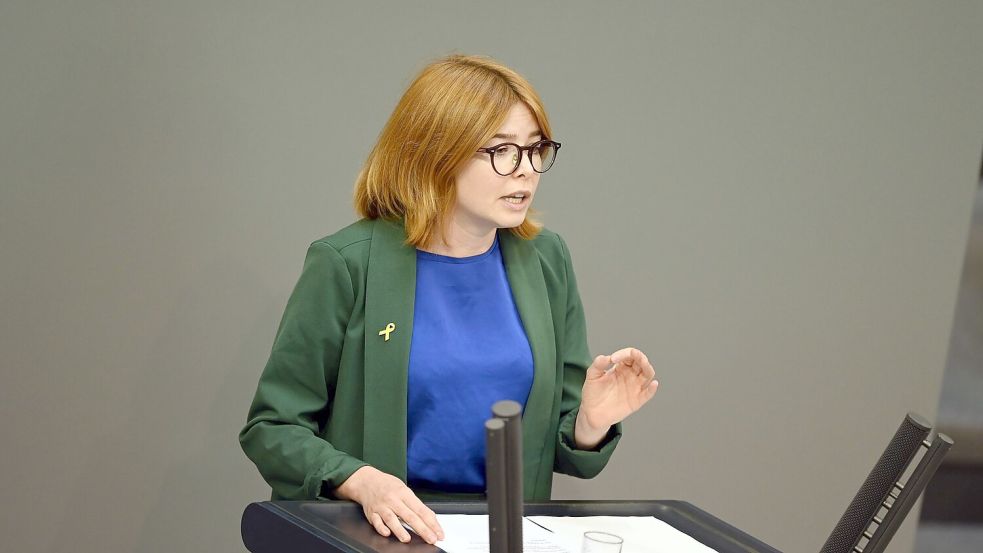Die Abgeordnete Marlene Schönberger (Grüne) sagt: „Dass bereits unsere Anfrage auf spürbaren Gegenwind aus extrem rechten Kreisen gestoßen ist, zeigt, wie empfindlich die Szene auf kritische Nachfragen reagiert.“ Foto: Malin Wunderlich