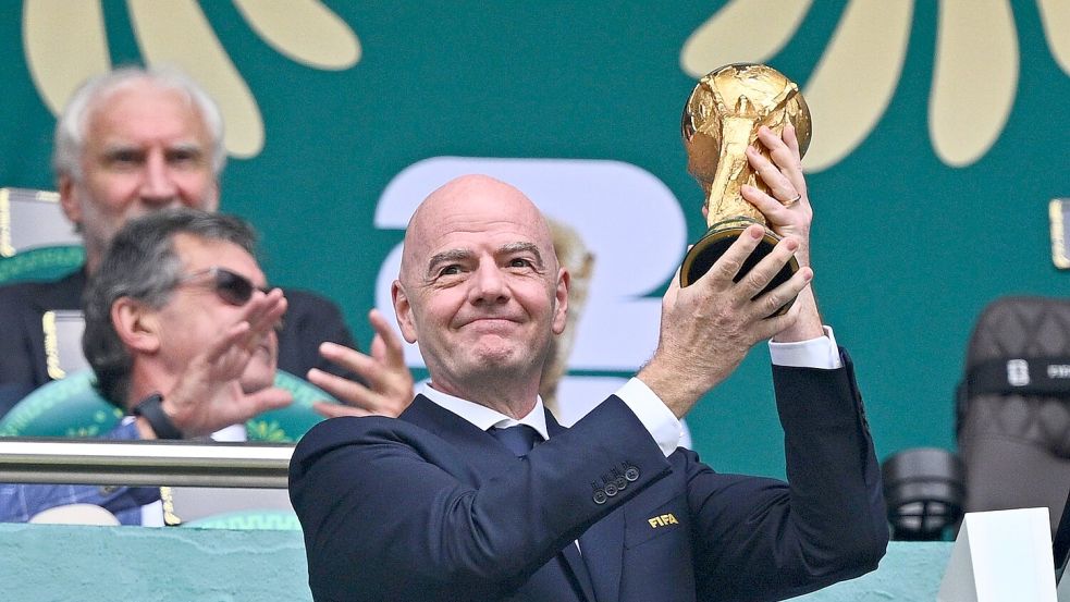 Gianni Infantino hat mit einem Witz auf Kosten Italiens für Unmut gesorgt. Foto: Tom Weller