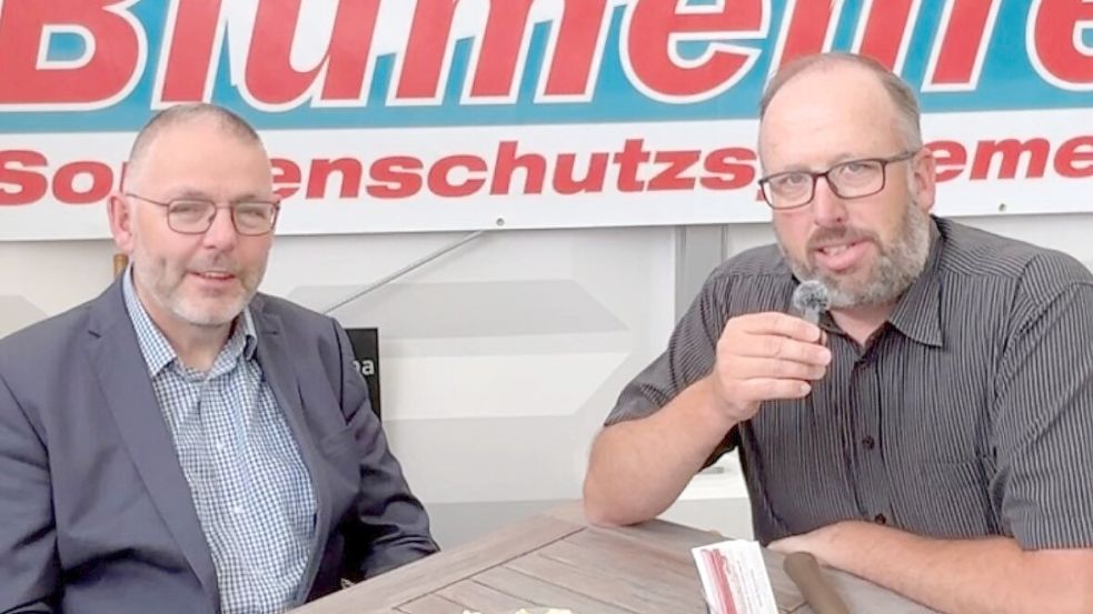 Die ON-Tauschaktion geht weiter. Unternehmer Gerold Blumenfeld (links) hat ON-Redakteur Holger Janssen ein Angebot gemacht. Foto: ON-Redaktion