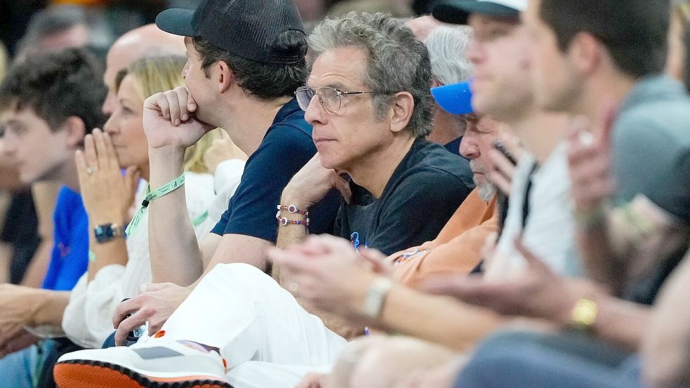 Ben Stiller war wieder unter den prominenten Zuschauern bei den NBA-Finals. Foto: Ross D. Franklin