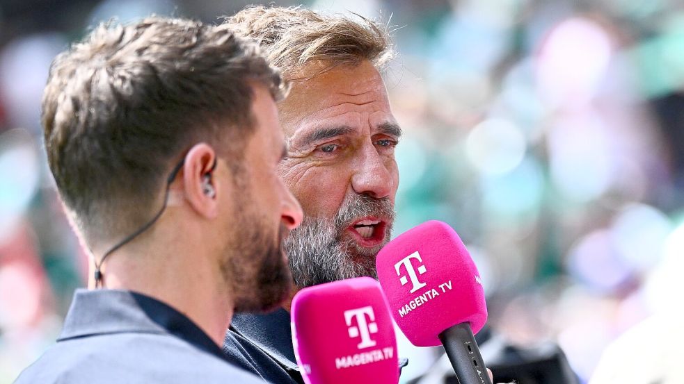 Thomas Müller (l) und Jürgen Klopp sind bei der WM als TV-Experten im Einsatz. Foto: Tom Weller