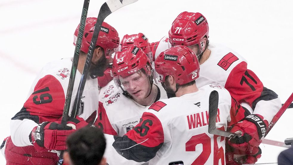 Die Carolina Hurricanes haben zum zweiten Mal den Stanley Cup gewonnen. Foto: Candice Ward