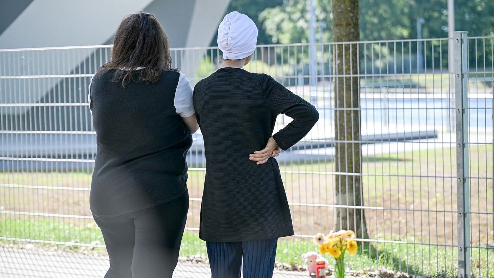 Die Fassungslosigkeit in Schorndorf ist groß. Foto: Jason Tschepljakow/dpa