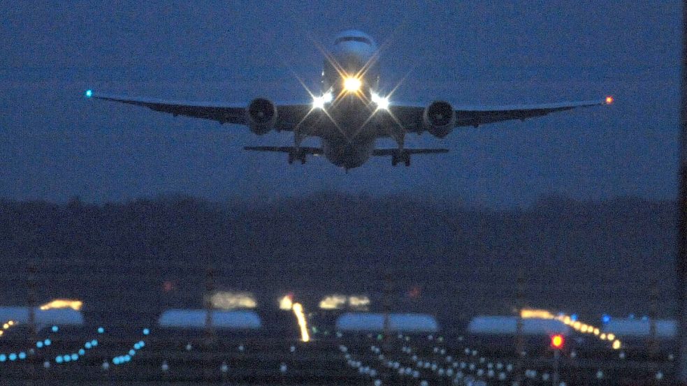 Nur ein kleiner Teil der Menschheit fliegt regelmäßig, hinterlässt damit aber einen enormen ökologischen Fußabdruck. Foto: picture alliance / dpa