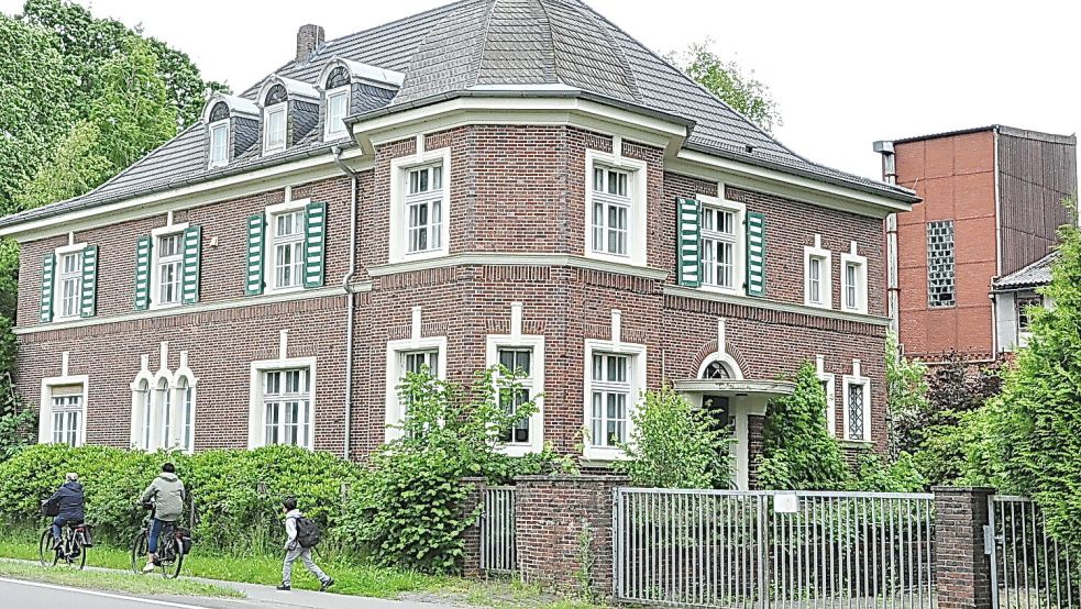 Die Villa an der Kommerzienrat-Hesse-Straße in Weener ist ein Hingucker. Foto: Bodo Wolters/Archiv