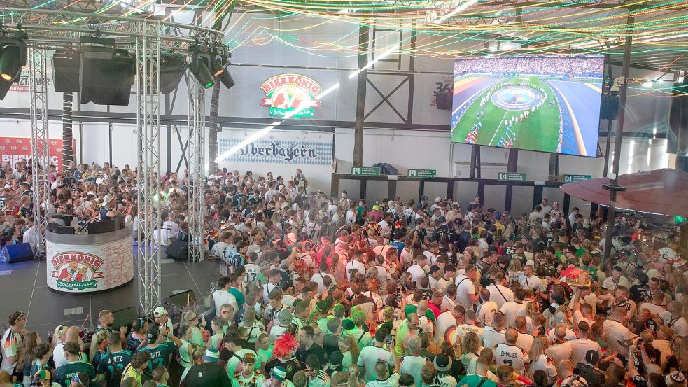 Im „Bierkönig“ am Ballermann ist die Hitze erträglicher, denn die Anlage ist klimatisiert. Foto: Clara Margais