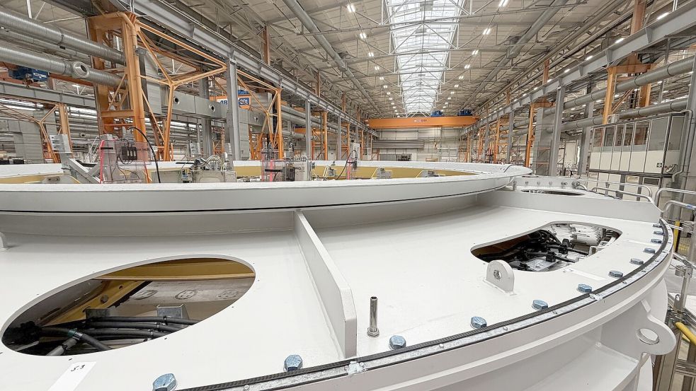Produktion von E-175 EP5 E2 Generatoren in Enerconss Kompetenzzentrum in Magdeburg. Foto: Enercon