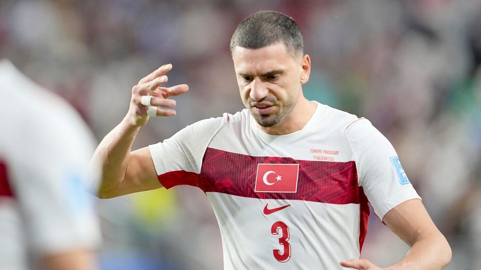 Merih Demiral ärgert sich. Foto: Eugene Hoshiko