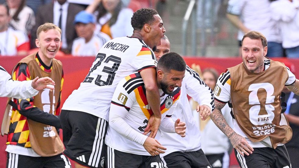 Deniz Undav (M) rettet die deutsche Mannschaft. Foto: Tom Weller/dpa