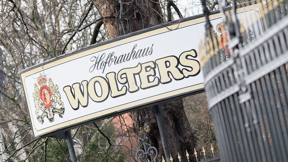 Die Brauerei Wolters stellt Antrag auf Insolvenz in Eigenregie. (Archivfoto) Foto: Julian Stratenschulte/dpa