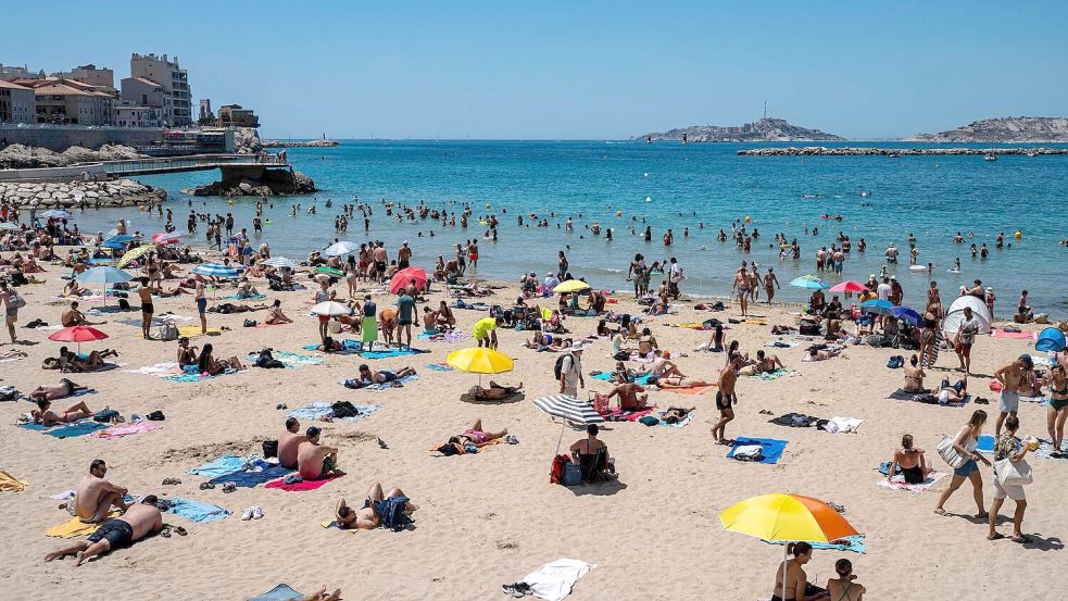 Die Temperaturen in Frankreich sollen laut dem französischen Wetterdienst in den kommenden Tagen noch steigen. Foto: Miguel Medina/AFP/dpa