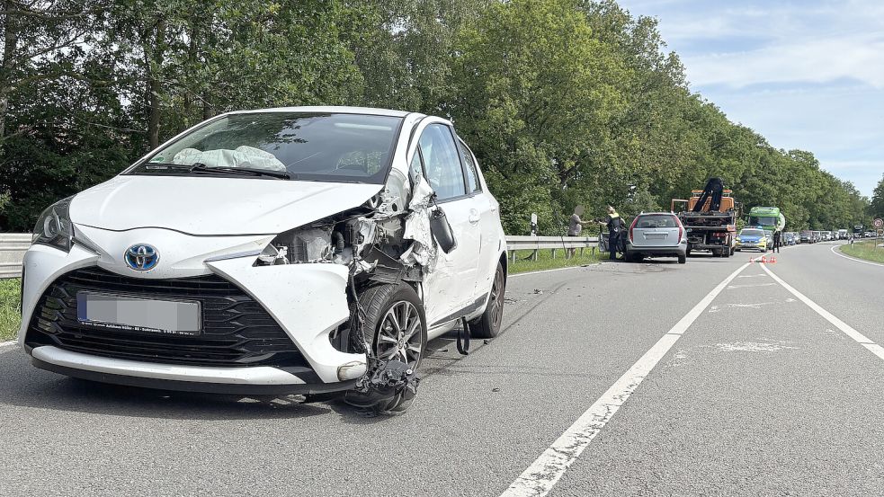 Zu einem Unfall ist es am Montag auf der B 72 in Aurich gekommen. Foto: Lasse Paulsen