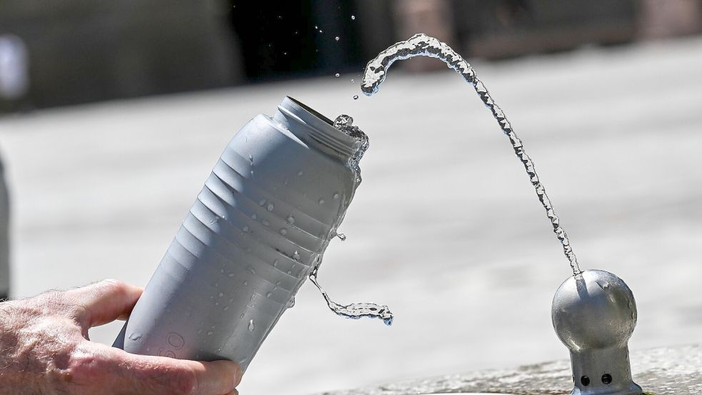 Trinkwasser steht derzeit hoch im Kurs. Foto: Jens Kalaene