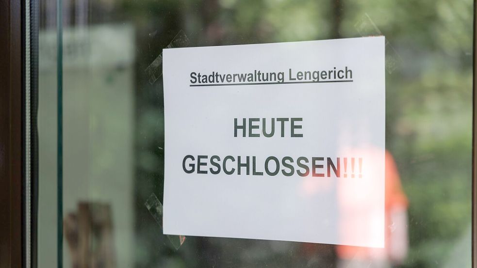Das Rathaus blieb nach dem Großeinsatz für den Rest des Tages geschlossen. Foto: David Ebener
