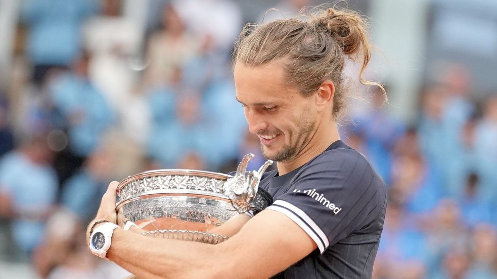 Alexander Zverev gewann in Paris seinen ersten Grand-Slam-Titel - und möchte in Wimbledon gleich nachlegen. (Archivbild) Foto: Christophe Ena