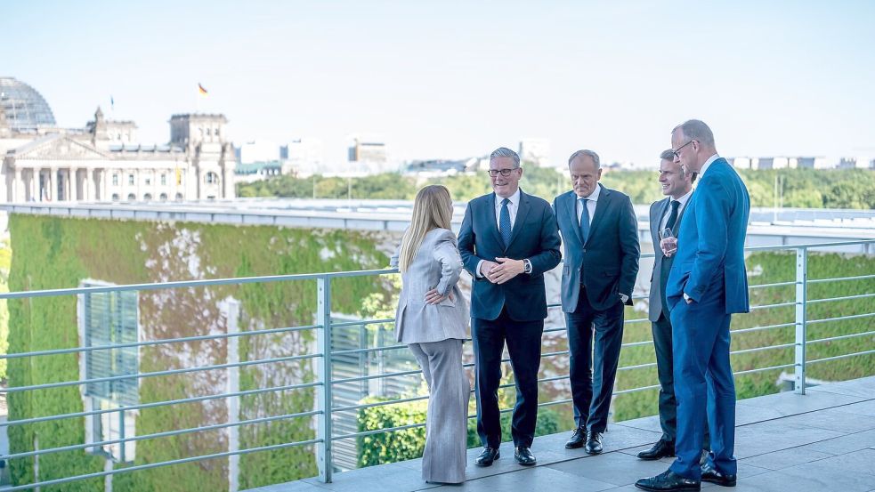 „Die Botschaft an Russland lautet: Die Ukraine bleibt stark“, sagte Bundeskanzler Friedrich Merz beim Gipfeltreffen von Deutschland, Frankreich, Großbritannien, Italien und Polen - der sogenannten E5 - in Berlin. Foto: Michael Kappeler/dpa pool/dpa