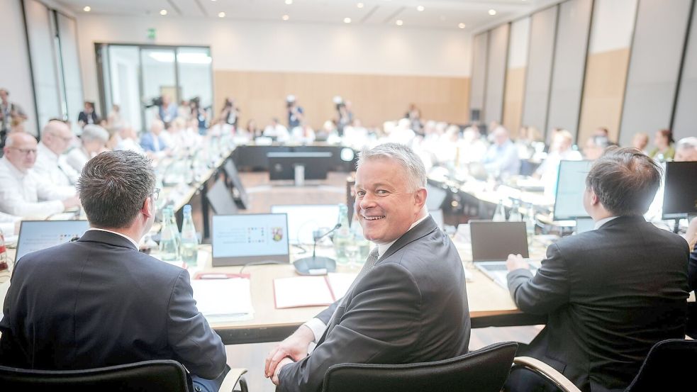 Die Länder haben sich in Finanzfragen mit dem Bund auf eine Position verständigt. Foto: Kay Nietfeld/dpa