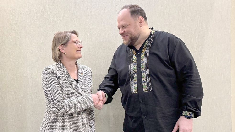 Sie wünsche der Ukraine „Freiheit, Selbstbestimmung und vor allem einen gerechten Frieden“, sagt die Ministerin. Foto: Anne-Béatrice Clasmann/dpa