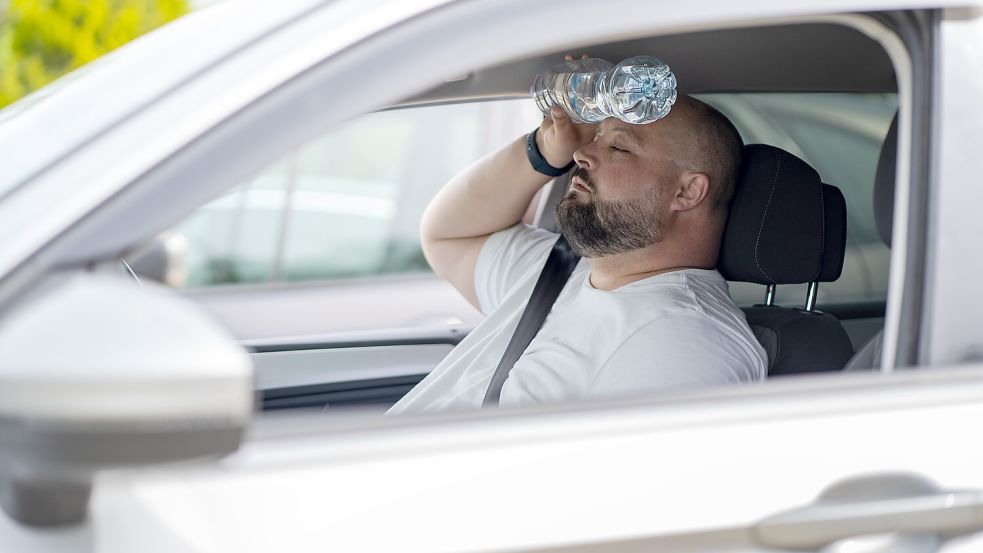 Wenn es heiß wird, ist es nicht immer einfach, einen kühlen Kopf zu bewahren. Am Steuer aber unerlässlich. Foto: stock.adobe.com/DimaBerlin
