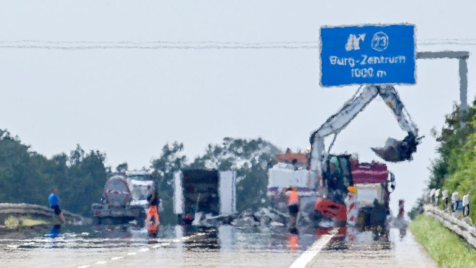 Hohe Temperaturen können auf Autobahnen zu gefährlichen Fahrbahnschäden führen – zuletzt war das etwa auf der A2 der Fall. Foto: Klaus-Dietmar Gabbert