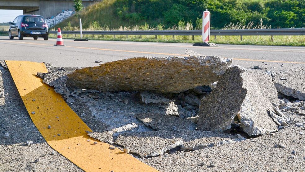 Extreme Hitze kann Beton- und Asphaltfahrbahnen beschädigen. (Archivbild) Foto: Rene Priebe