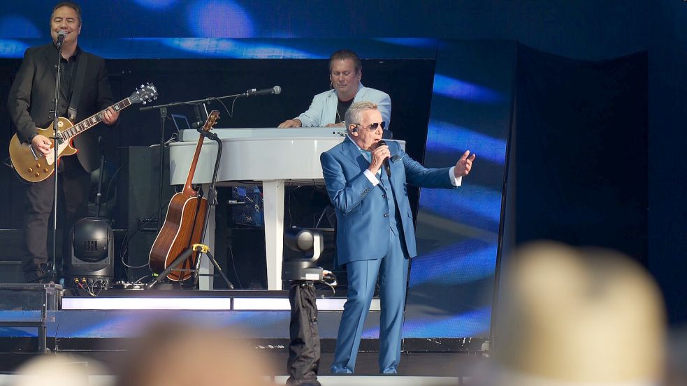 Zu dem Konzert von Roland Kaiser kamen am Sonntag rund 12.000 Fans zu dem Mehrzweckgelände in Tannenhausen. Der Verkehr funktionierte laut Ordnungsamt trotzdem. Foto: Werner Jürgens