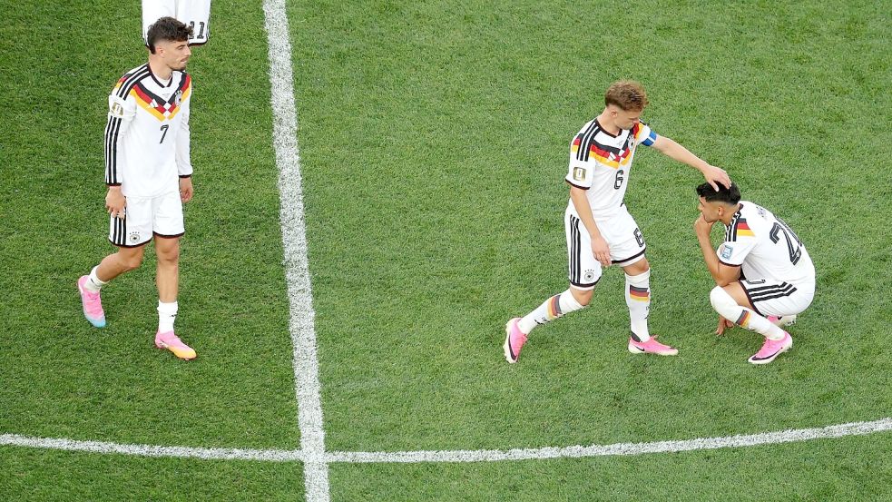 Große Enttäuschung bei Kimmich und Co. - die deutsche Fußball-Nationalmannschaft ist raus bei der WM. Foto: Jan Woitas/dpa