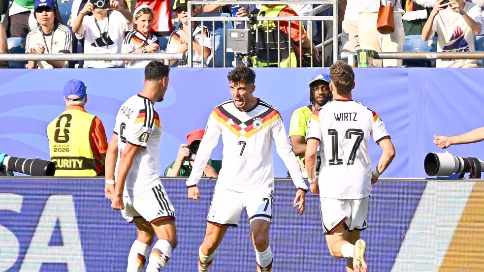 Jubelt über sein 1:1: Kai Havertz (M). Foto: Tom Weller/dpa