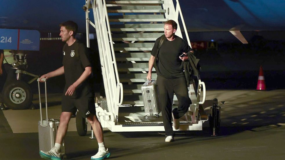 Julian Nagelsmann nach der Rückkehr nach Winston-Salem in der Nacht. Foto: Christian Charisius/dpa