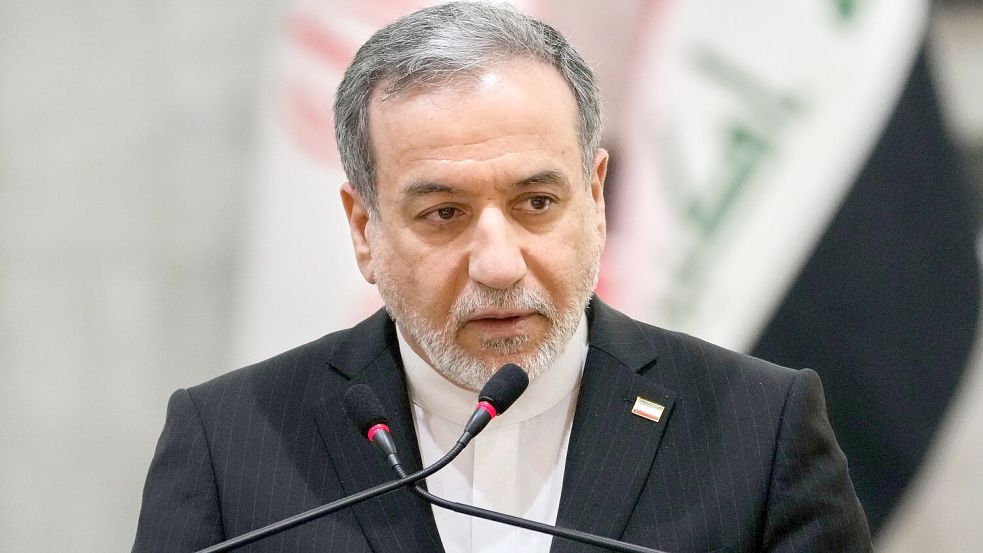 Laut Irans Außenminister Araghtschi hat sein Land die alleinige Verantwortung für die Meerenge. (Archivbild) Foto: Hadi Mizban