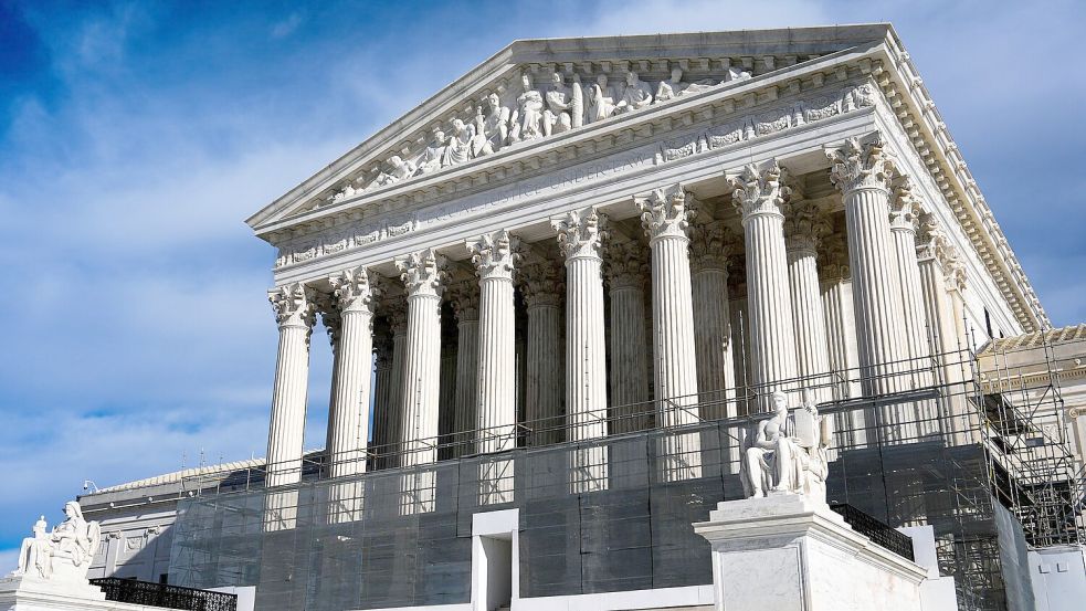 Der Supreme Court hat über das US-Geburtsrecht entschieden. (Archivfoto) Foto: Julia Demaree Nikhinson/AP/dpa