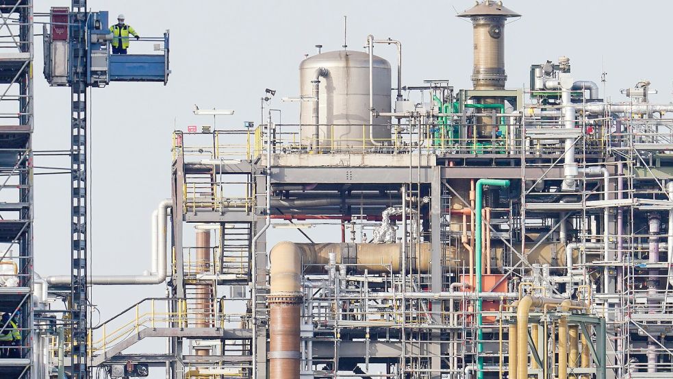 Die Stimmung in der chemischen Industrie ist deutlich gestiegen. (Archivbild) Foto: Uwe Anspach