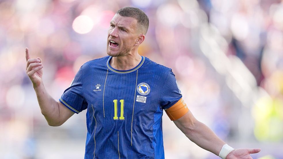Edin Dzeko konnte seiner Mannschaft nach rund 50 Minuten nicht mehr helfen. Foto: Julio Cortez