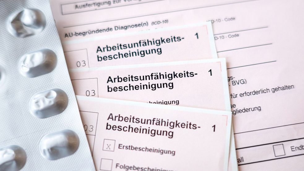 Regeln für Arbeitsunfähigkeitsbescheinigungen sollen verschärft werden. (Archivbild) Foto: Sina Schuldt