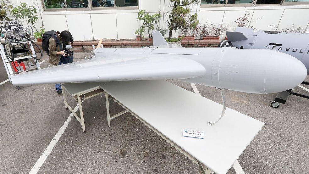 Taiwan will in mehr Drohnenproduktion investieren. (Symbolbild) Foto: ChiangYing-ying/AP/dpa