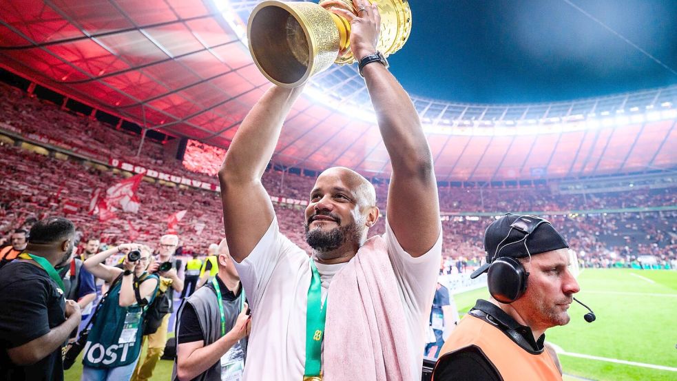 Bayern-Trainer Kompany darf sich auf einen neuen Spieler freuen. (Archivbild) Foto: Tom Weller
