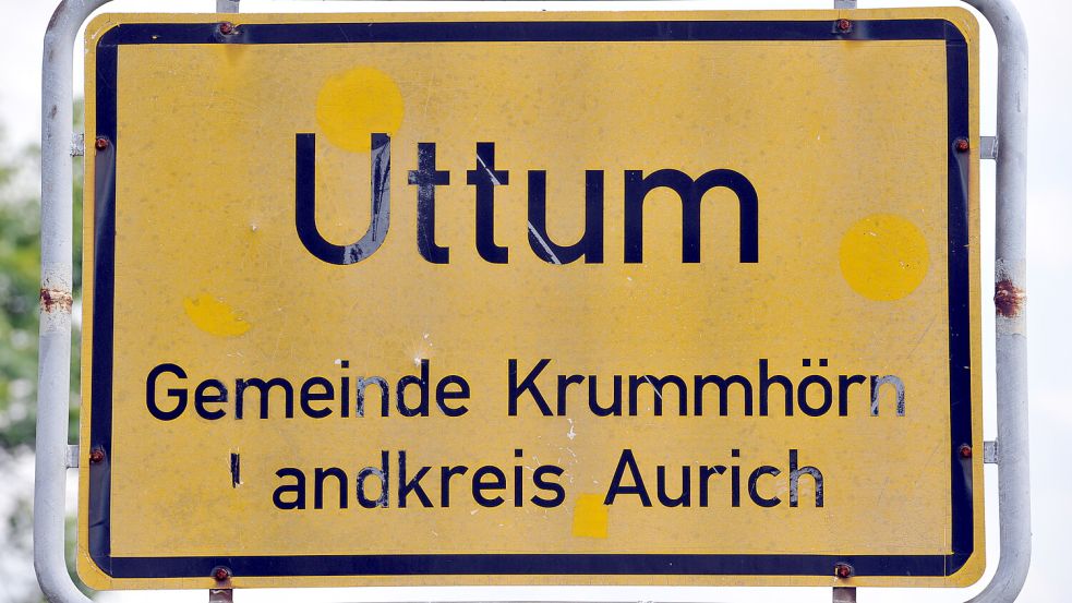 Die Straße zwischen Jennelt und Uttum wird saniert. Foto: Klaus Ortgies/Archiv