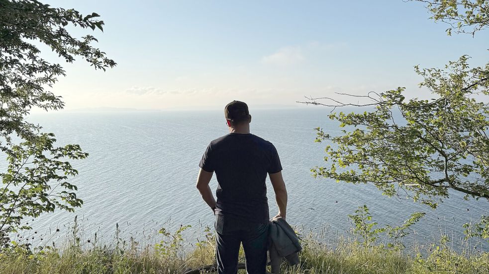 Carsten Schneider auf der Ostseeinsel Vilm. In Berlin wird gleich das Reformpaket vorgestellt. Foto: Tobias Schmidt