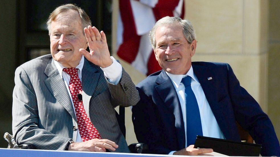 Vater und Sohn (Archivbild). Foto: epa/dpa