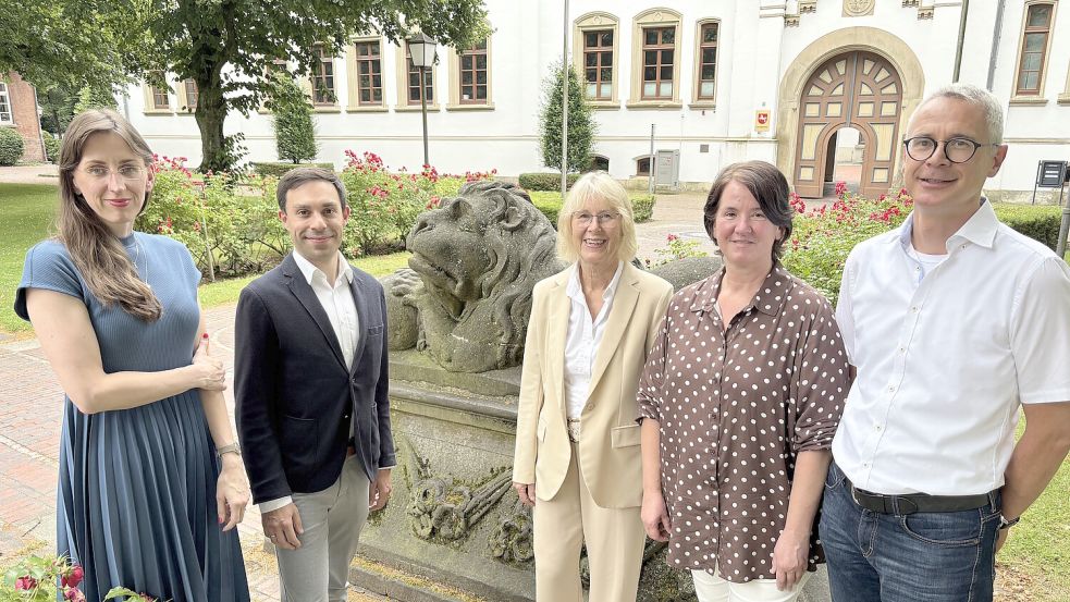 Berichteten aus dem Landgericht: Stellvertretende Pressesprecherin Anke Schomber-Trauernicht (von links), Pressesprecher Nils Drosten, Präsidentin Frauke Seewald, Geschäftsleiterin Ilonka Hell und Sachgebietsleiter Norbert Sautmann. Foto: Aiko Recke