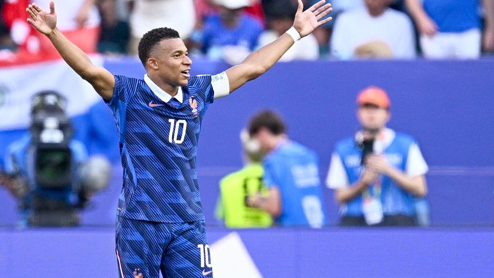 Am Ende der lachende Gewinner: Kylian Mbappé. Foto: Tom Weller/dpa