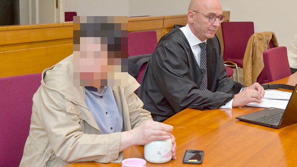 Verteidiger Christian Schumacher hatte im Sommer 2025 bis zuletzt um eine Bewährungsstrafe für seine Mandantin gekämpft – vergeblich. Foto: Klaus Ortgies/Archiv