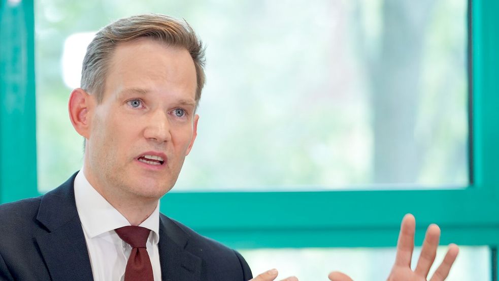Streeck machte für die vielen jungen Opfer auch Mischkonsum von Medikamenten, Alkohol und anderen Substanzen verantwortlich. Foto: Soeren Stache/dpa