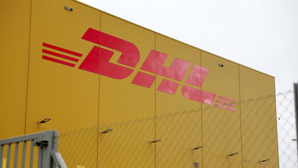 DHL-Logo am Leipziger Flughafen. Foto: Jan Woitas